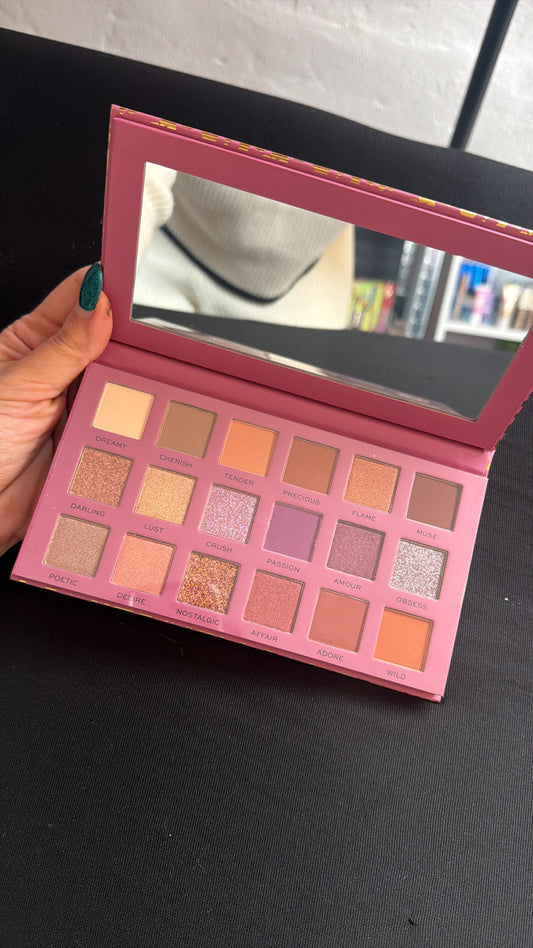 Palette Occhi Revolution Pro – 20 Colori Matt & Shimmer